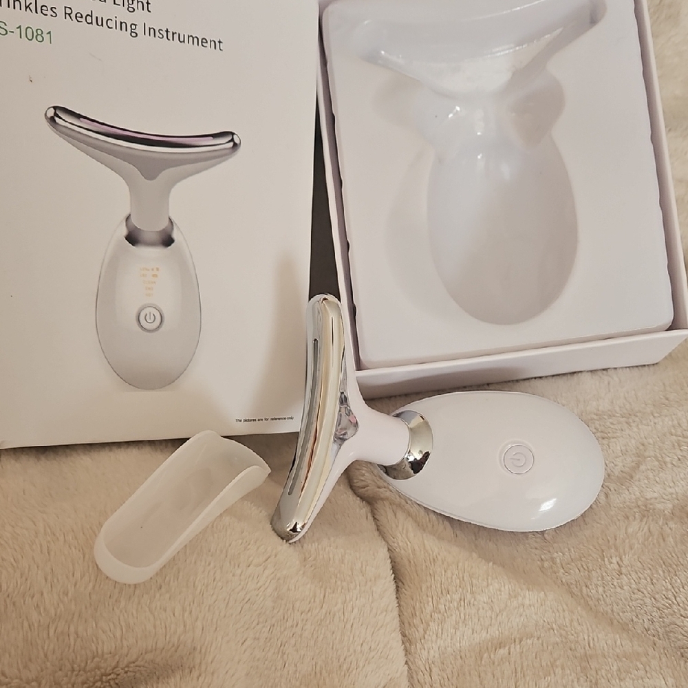 Intense Pulsed Light Wrinkle Reducing Instrument - Picture 4 of 5